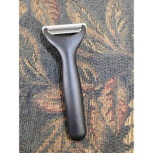 Pampered Chef Serrated Julienne Peeler